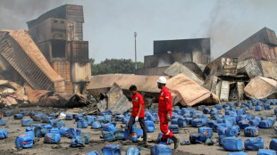 Explosion meurtrière au Bangladesh: les autorités tentent d'identifier les victimes