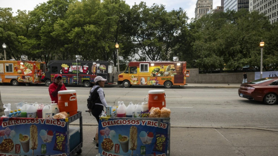 La crisis migratoria presente en las calles de Chicago, pero no en la convención demócrata