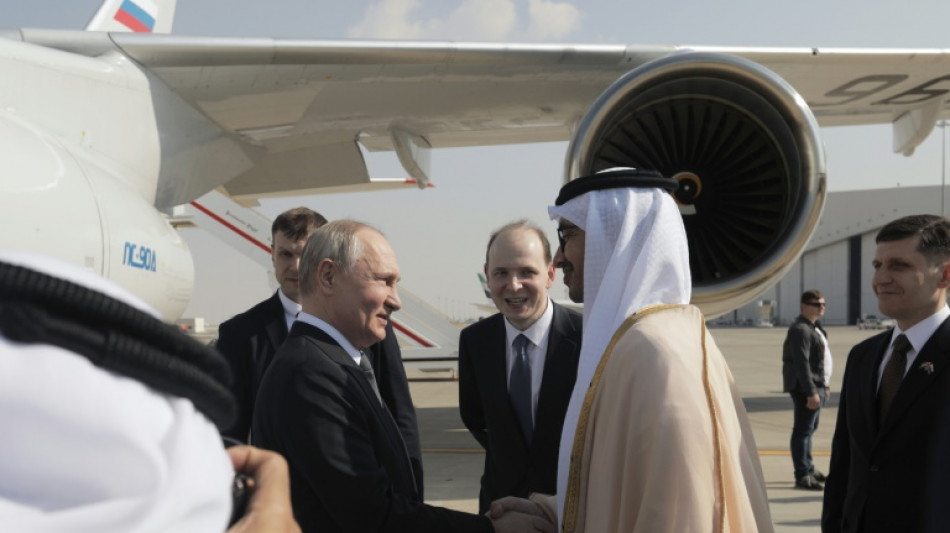 Putin lands in Abu Dhabi on Middle East visit