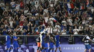 Foot: les Bleus d'Henry écartent l'Argentine dans un climat hostile pour s'offrir une demie