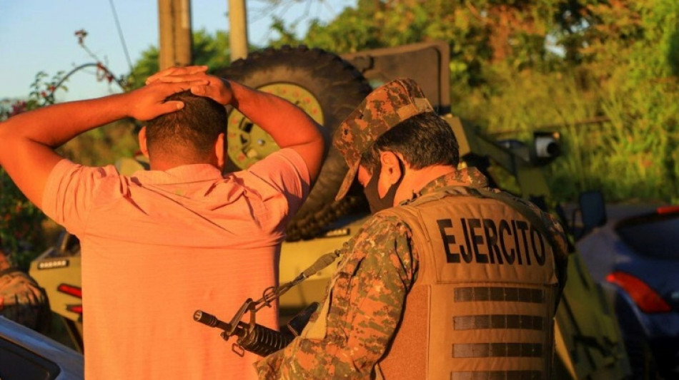 Salvadoran troops surround a major city in crackdown on gangs