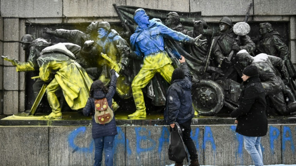 Bulgaria dismantles Soviet army monument 