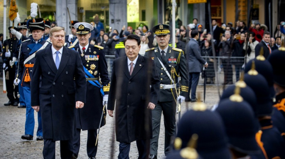 S. Korean president tours ASML inner sanctum on chip trip