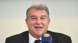 Barcelona no podrá fichar en el mercado de invierno por "fair play financiero", dice Laporta