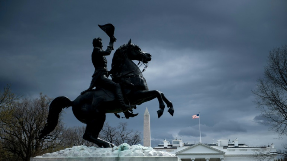 Lightning strike near White House kills three people