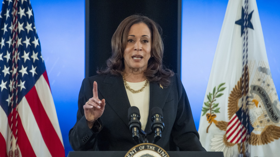 Media, 'Kamala Harris prima scelta per sostituire Biden'