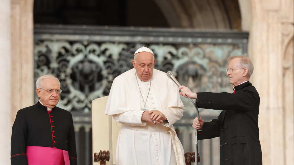 Il Papa, la Palestina sta soffrendo attacchi inumani