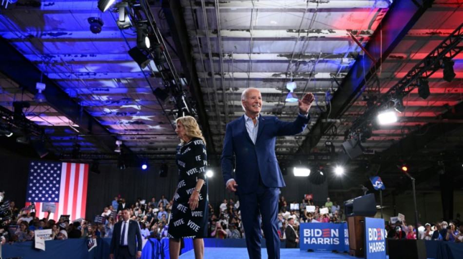 Democrats toe the line, close ranks around Biden