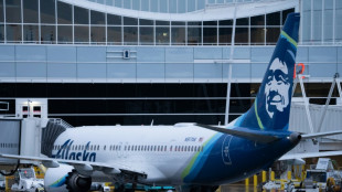 United e Alaska Airlines encontram componentes soltos em aviões 737 MAX 9