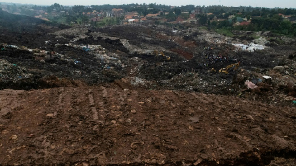 Sube a 26 muertos y 39 desaparecidos el saldo del derrumbe del vertedero en Uganda