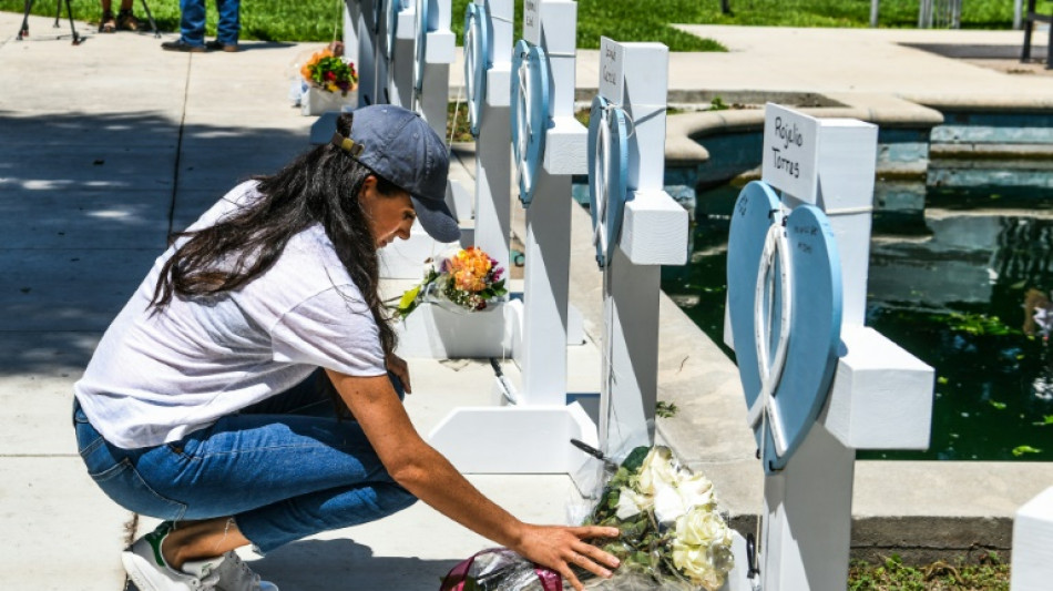 Meghan Markle visita Uvalde para rendir homenaje a las víctimas del tiroteo