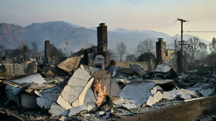 Esperanza por tregua del viento en la lucha contra los incendios de Los Ángeles