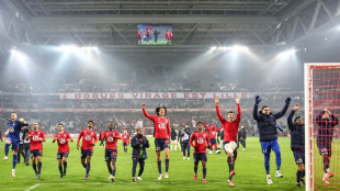 Ligue 1: Lille renverse Nice (2-1) et monte enfin sur le podium