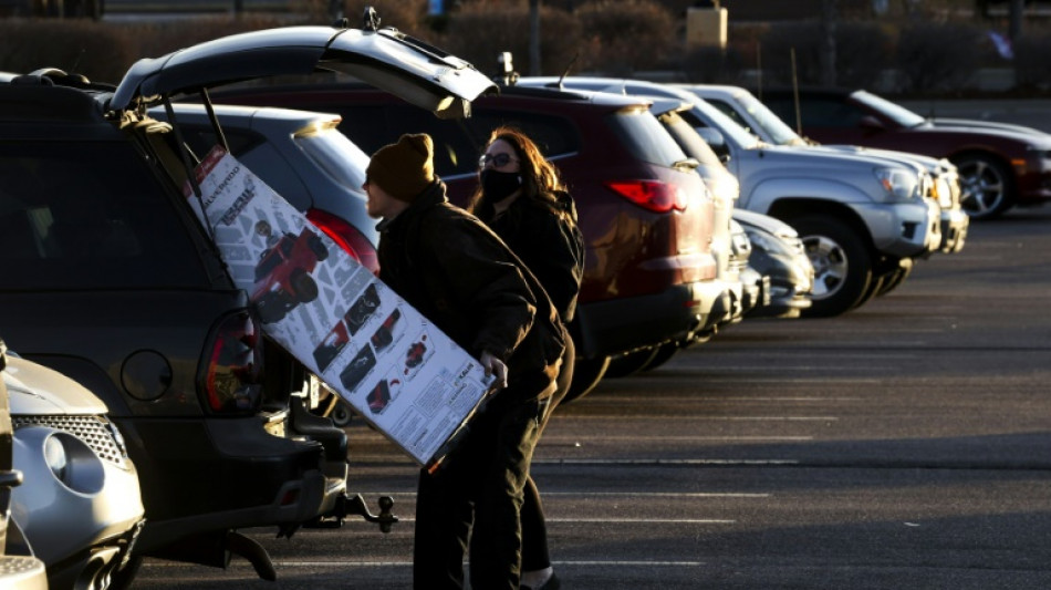 US retail sales, producer prices register October fall