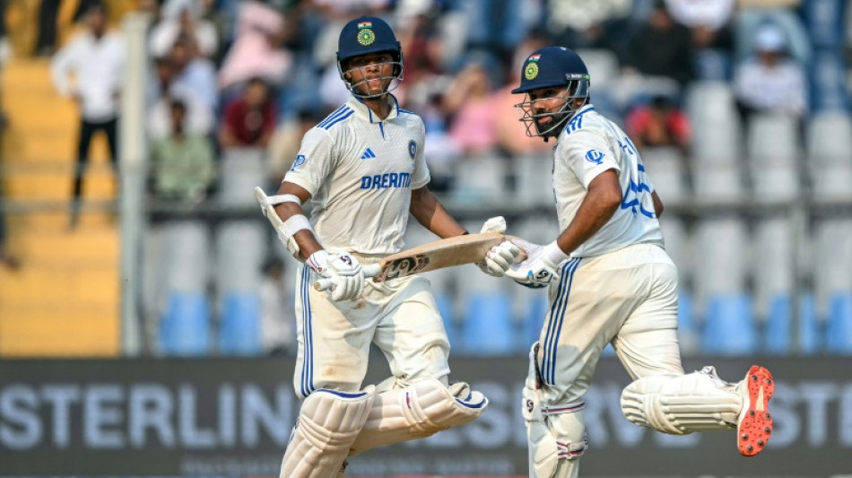 India limp to 86-4 as spinners dominate in third Test