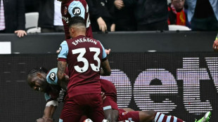 Liverpool empata com West Ham e quase dá adeus ao título da Premier; Sheffield é rebaixado