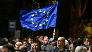 Géorgie: des dizaines de milliers de pro-européens manifestent à Tbilissi