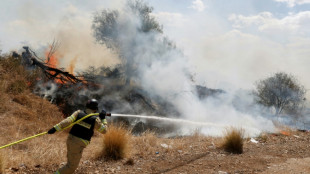 Explosões de 'pagers' em redutos do Hezbollah matam ao menos nove e ferem milhares no Líbano