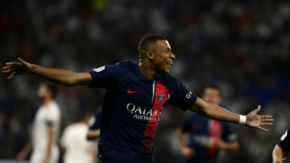 PSG goleia em visita ao Lyon (4-1) com dois gols de Mbappé