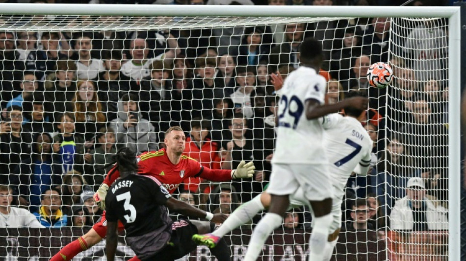 Tottenham vence Fulham (2-0) e recupera liderança da Premier League