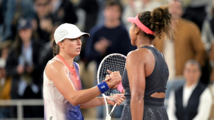 Depois de salvar match point, Swiatek bate Osaka e avança em Roland Garros