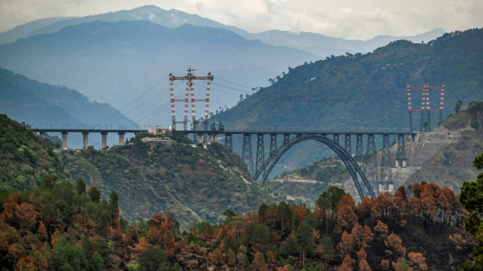 Estratégico puente ferroviario en India completa la conexión con Cachemira