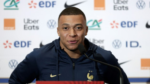 Mbappé evita responder perguntas sobre seu futuro no PSG