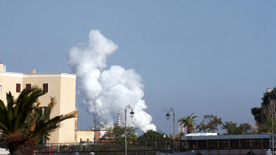 Clima, ricerca Agici: 'Target 2030 a rischio per l'Italia'