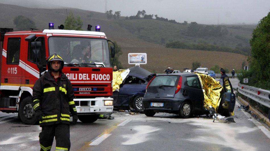 Alla guida ubriaca, morti in incidente una 20enne e un bimbo