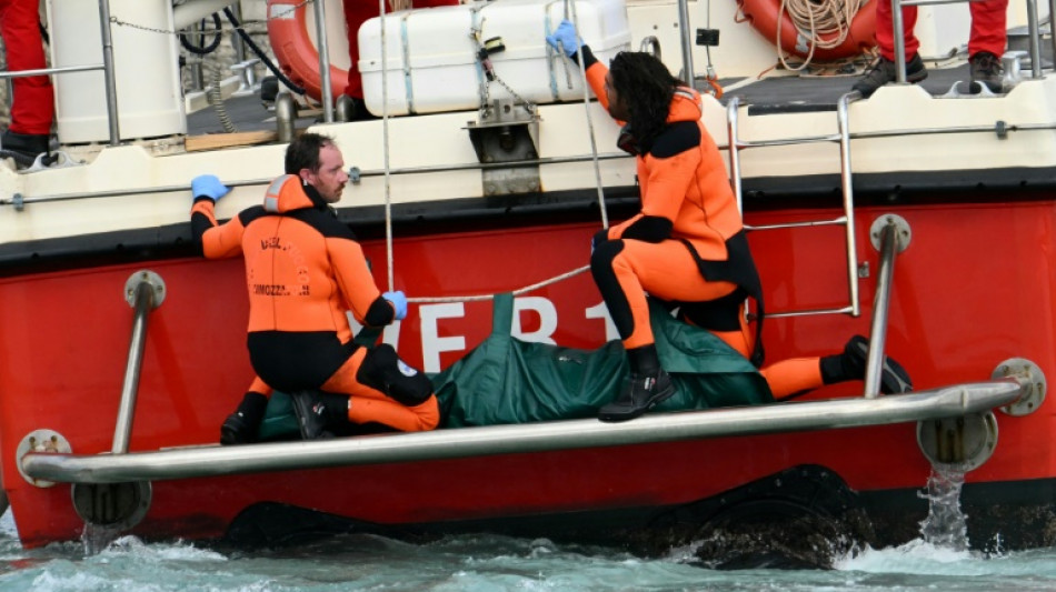 Hallan otros cinco cuerpos tras el naufragio del yate de lujo en Italia