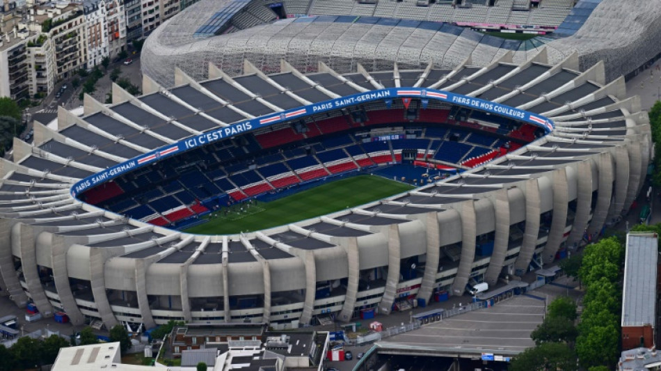 PSG and Paris mayor see red in stadium dispute 