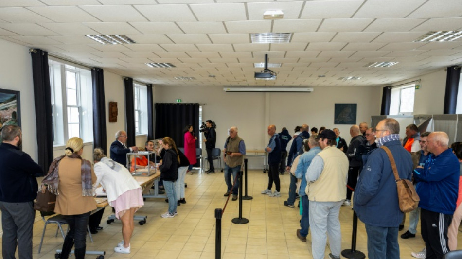 Tense France goes to polls as far-right scents power