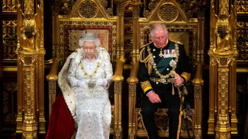 Tournant pour la monarchie britannique: Charles remplace la reine pour le discours du trône