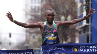 Kenia arrasa en maratón de Boston con doblete de Chebet y Obiri