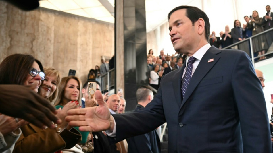 Rubio llega a Panamá entre amenazas de recuperar el canal