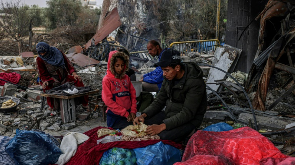 Gaza families return to homes in ruins