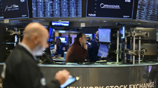 Wall Street finit en nette baisse, froissée par une Fed moins conciliante