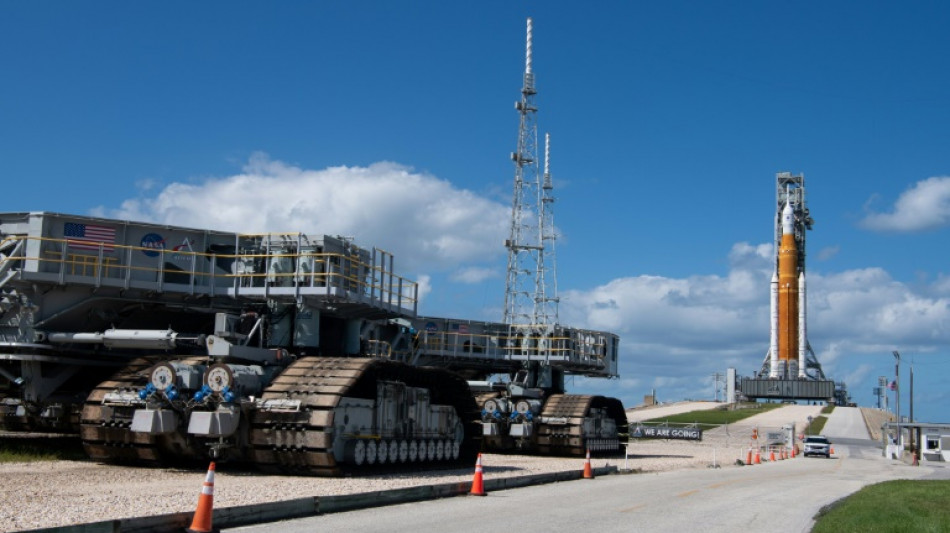 NASA resguarda cohete que iba a ser lanzado a la Luna por huracán Ian