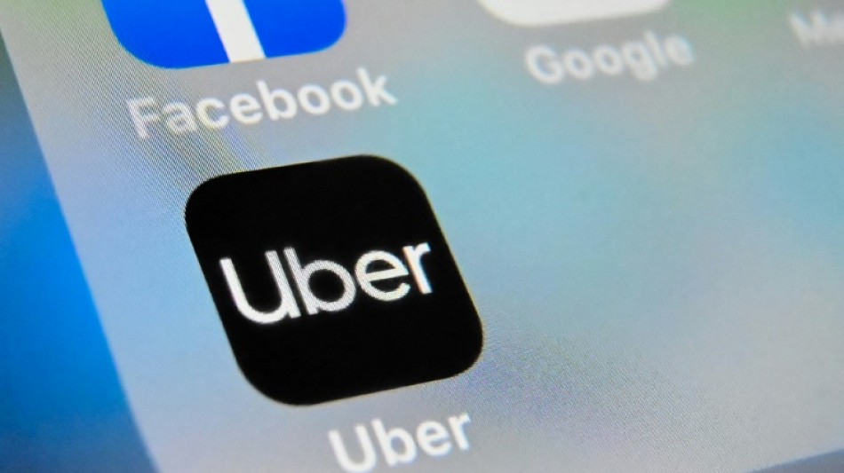 Uber reports loss, but beats income expectations