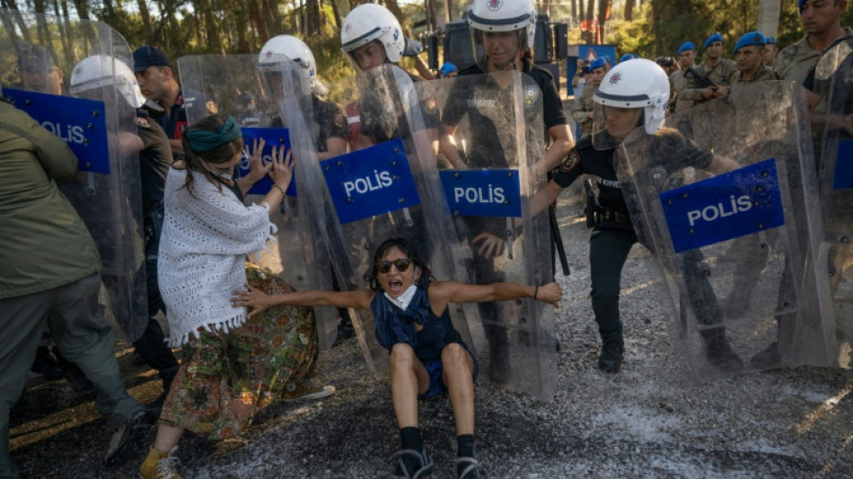 Erdogan defends expansion of controversial coal mine 