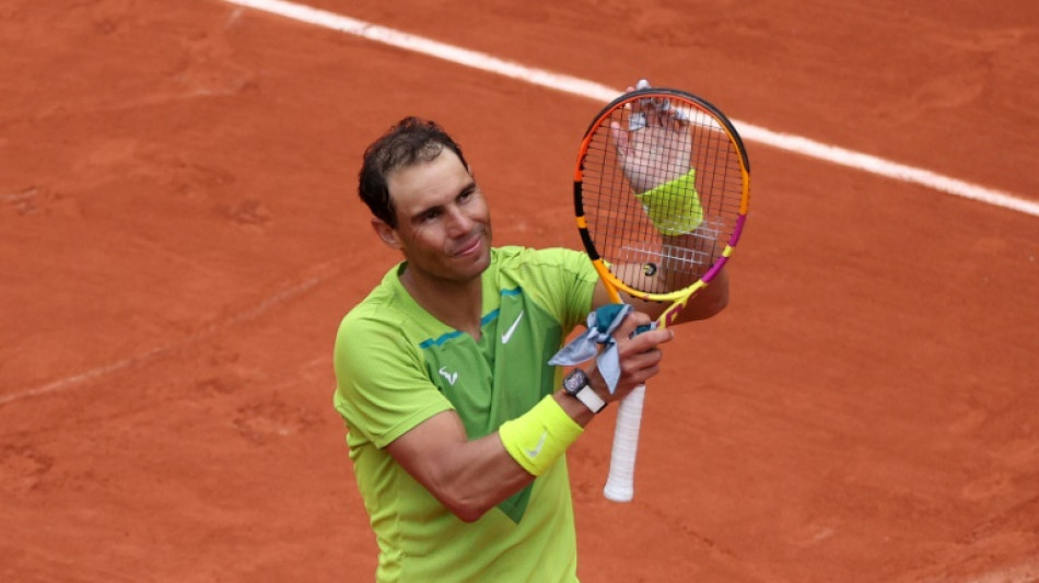 Un Nadal aparentemente sano gana en su debut por el 14º Roland Garros