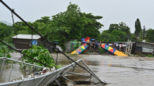 Tempestade tropical Sara deixa um morto, inundações e comunidades isoladas em Honduras