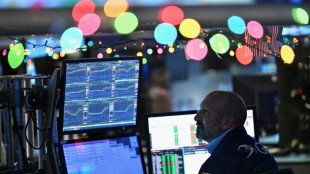 Oil prices advance, Wall Street stocks set new records