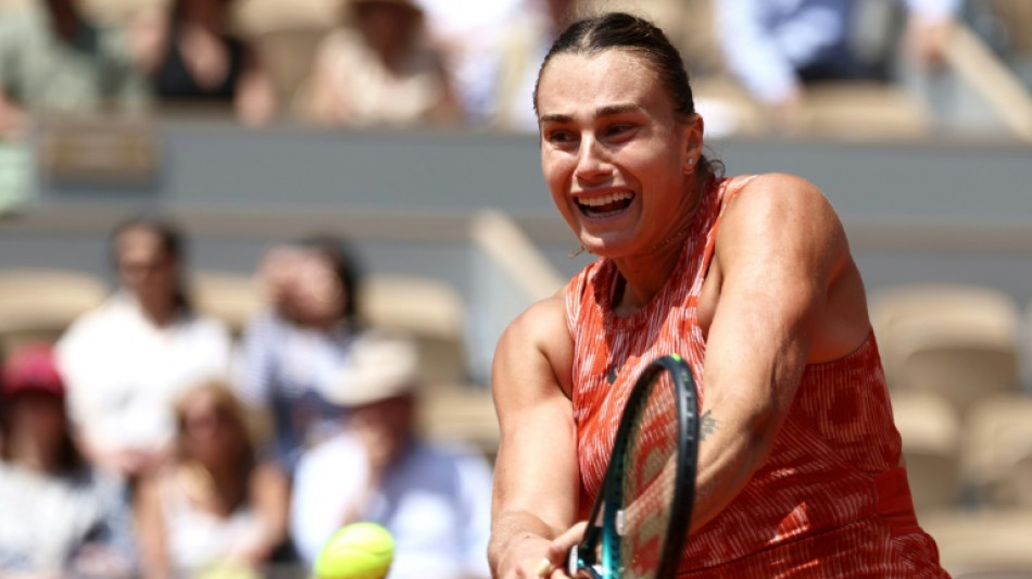 Roland-Garros: Medvedev à l'arrêt, Sabalenka et Rybakina en trombe