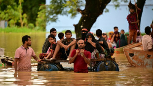 "Tout est sous l'eau" : le bilan des inondations au Bangladesh s'alourdit