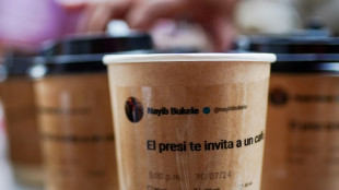 "Café de mi finca, gratis": Bukele hace 'marketing' en redes sociales