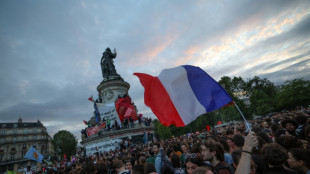 Esquerda freia extrema direita nas eleições legislativas francesas