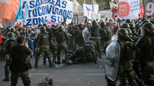 Congresso retoma debate de reformas de Milei após repressão policial