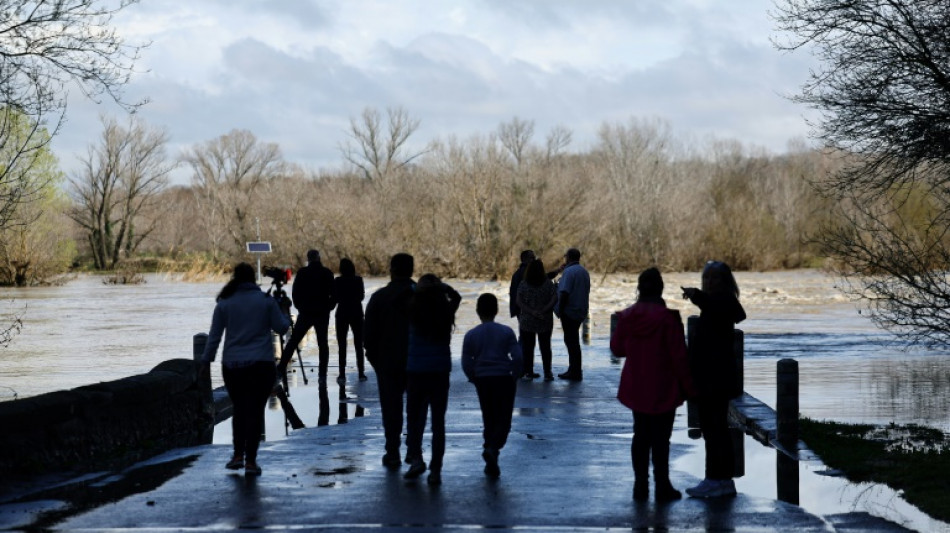 Intempéries: le bilan monte à quatre morts, trois personnes toujours portées disparues