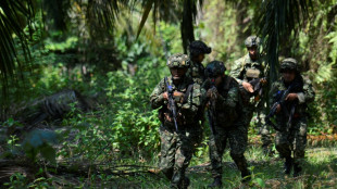 Colombian forces edge into guerrilla strongholds